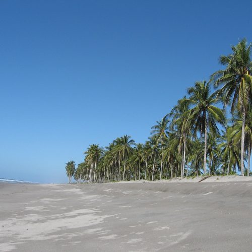 Playa_de_Corral_de_Mulas,_Usulután,_El_Salvador_-_panoramio